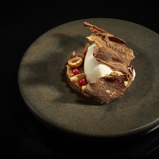 Plato elegancia y equilibrio artem y alexei grebenshchikov04 01