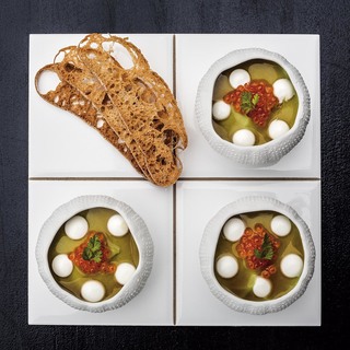 Ready to eat crab with avocado and trout roe   photofrancesc guillamet