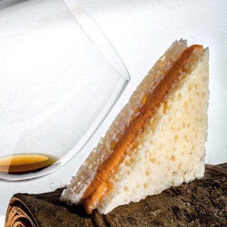 Gazpacho sandwich with vinegar garnish   photofrancesc guillamet