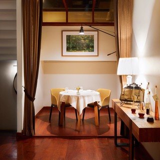 Private table