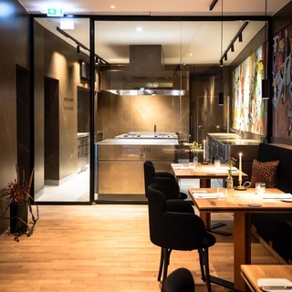 Copyright   white kitchen gastraum blick k%c2%81che 72dpi 135