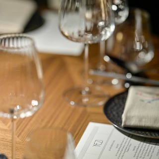 6 otvoren yezi restoran i bar u art'otelu