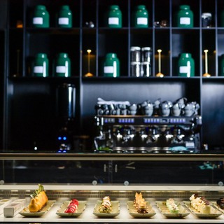 9 otvoren yezi restoran i bar u art'otelu