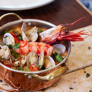 Mare   scarlet shrimp  crab and clam rice   credit grupo jose avillez