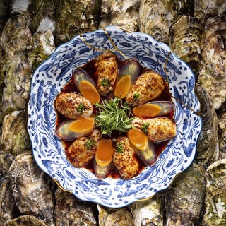 11 wing japanese oyster and century egg in housemade chili sauce %e9%a6%99%e8%be%a3%e7%94%9f%e8%a0%94%e4%bc%b4%e7%9a%ae%e8%9b%8b 1